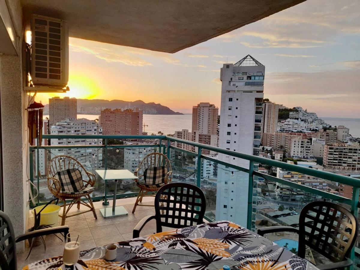 Traveler'S Beach Apartment With Sea View, Free Coffee & Parking ベニドルム エクステリア 写真