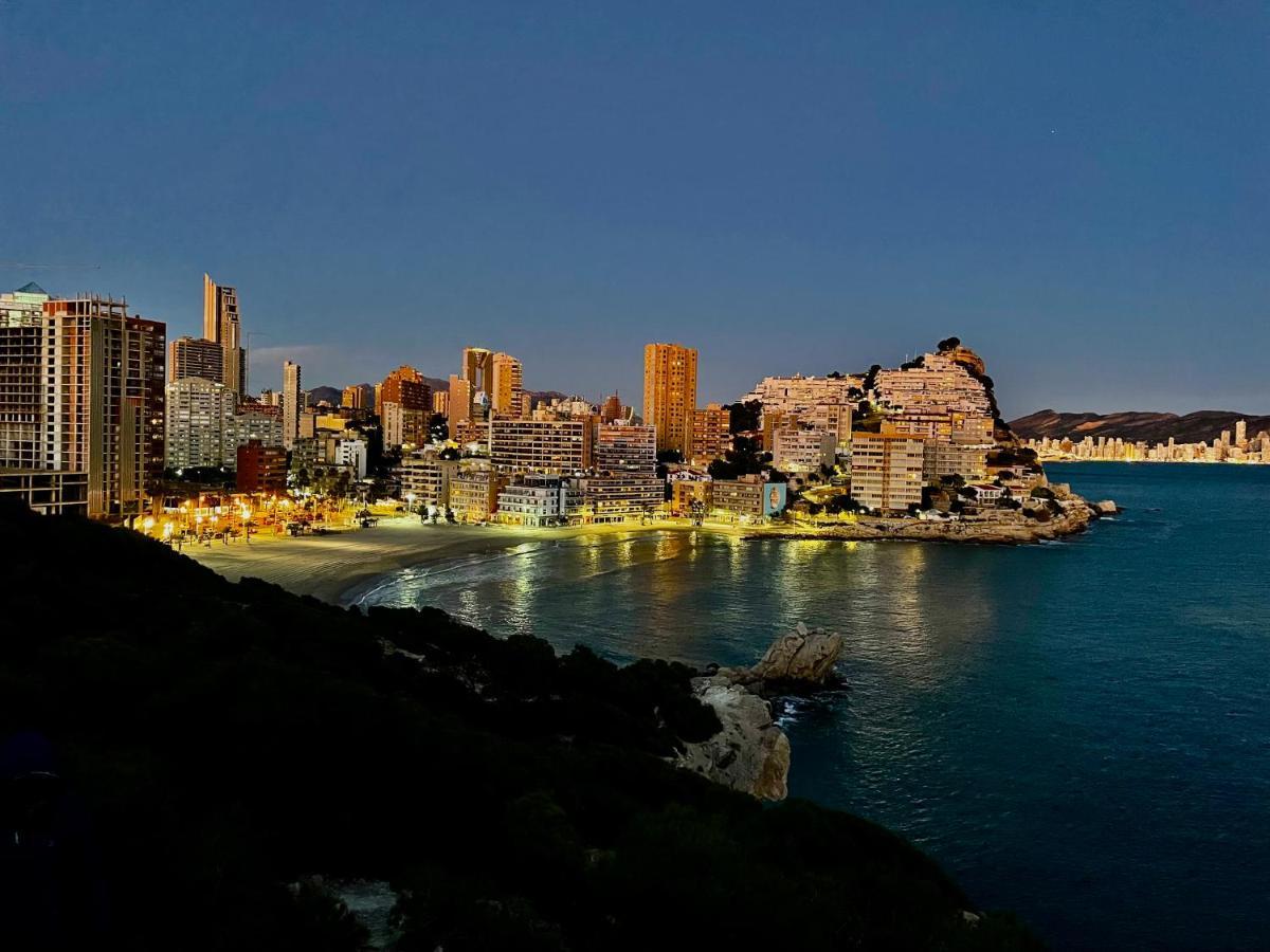 Traveler'S Beach Apartment With Sea View, Free Coffee & Parking ベニドルム エクステリア 写真