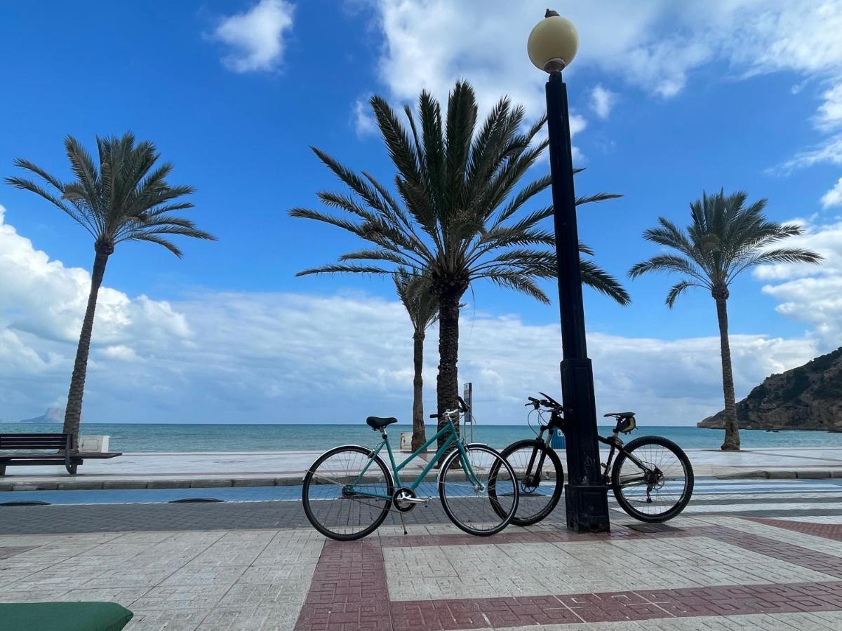Traveler'S Beach Apartment With Sea View, Free Coffee & Parking ベニドルム エクステリア 写真