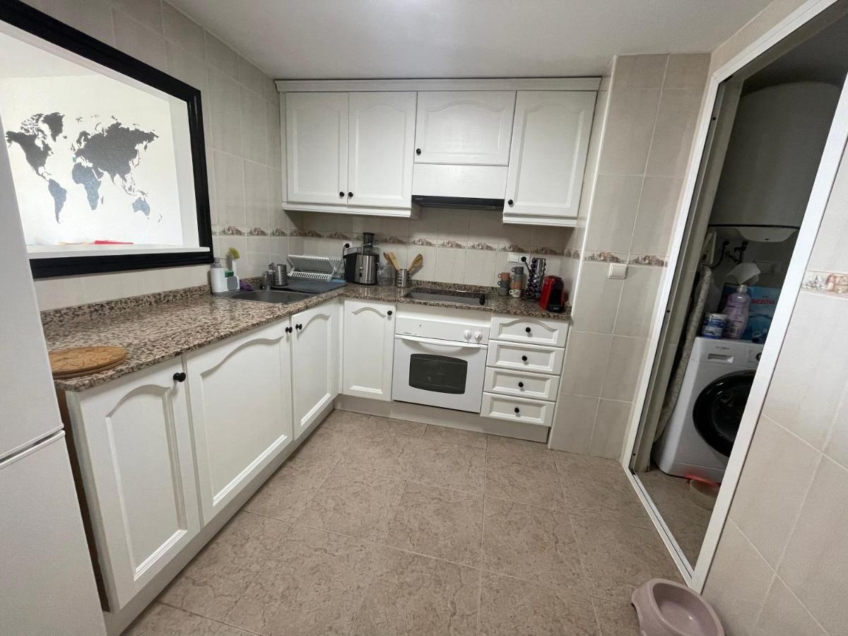 Traveler'S Beach Apartment With Sea View, Free Coffee & Parking ベニドルム エクステリア 写真
