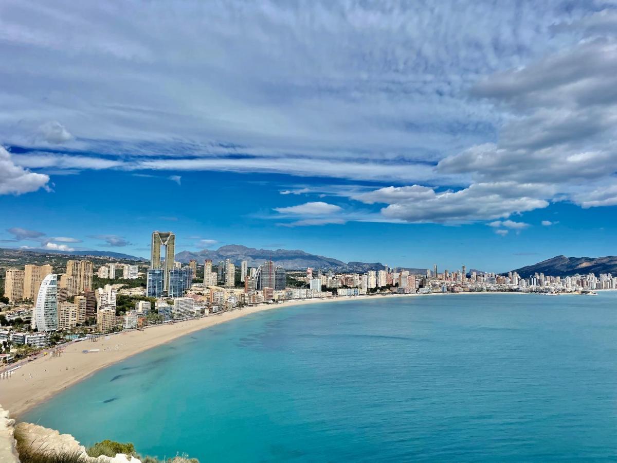 Traveler'S Beach Apartment With Sea View, Free Coffee & Parking ベニドルム エクステリア 写真