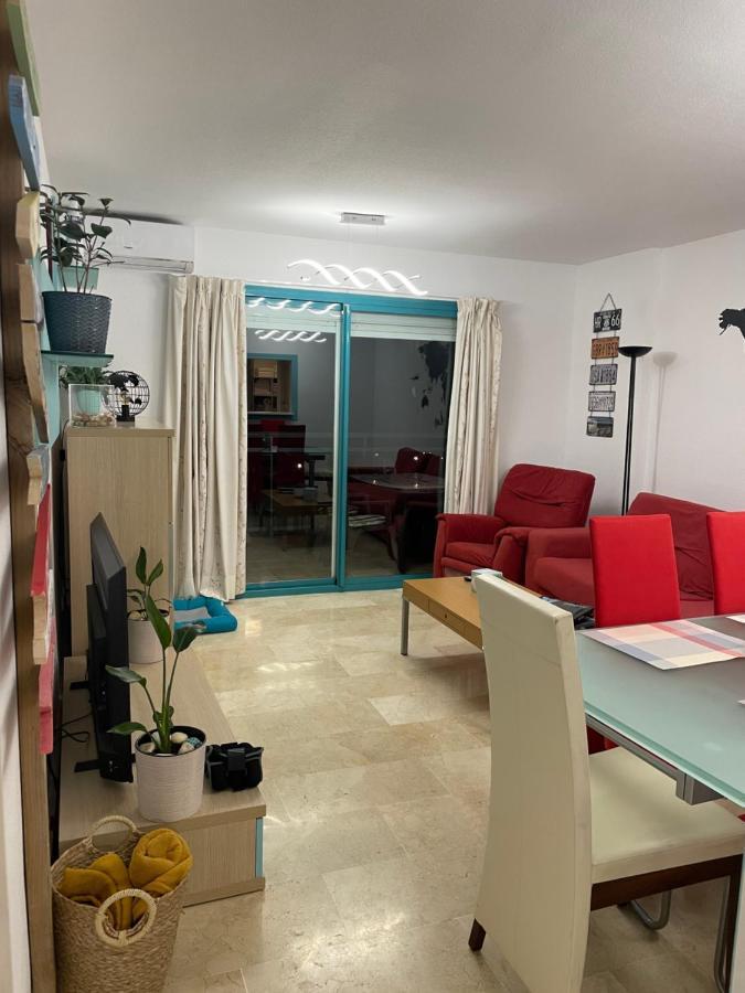 Traveler'S Beach Apartment With Sea View, Free Coffee & Parking ベニドルム エクステリア 写真