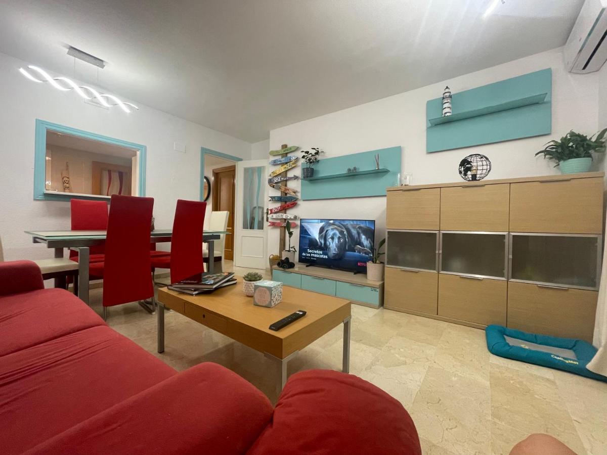 Traveler'S Beach Apartment With Sea View, Free Coffee & Parking ベニドルム エクステリア 写真