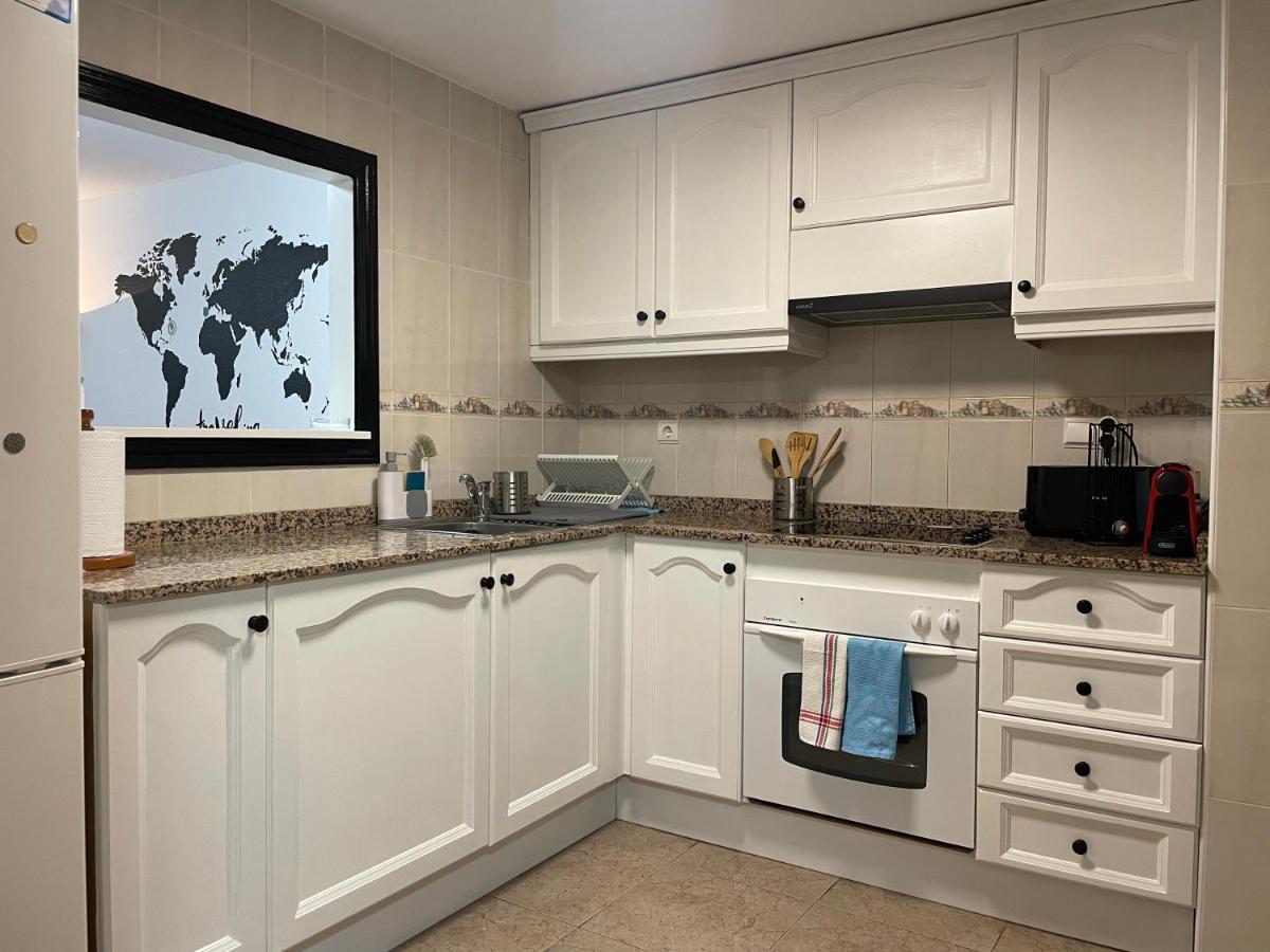 Traveler'S Beach Apartment With Sea View, Free Coffee & Parking ベニドルム エクステリア 写真