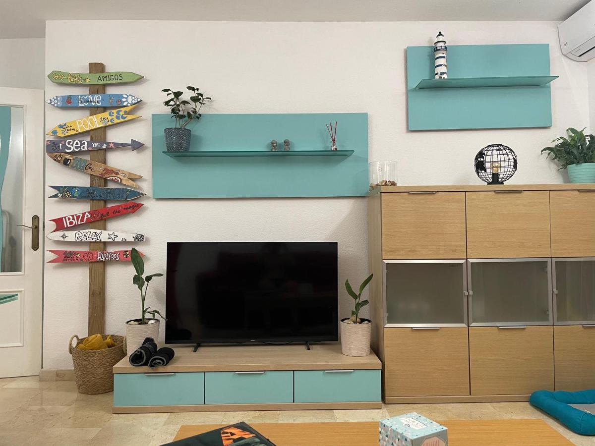 Traveler'S Beach Apartment With Sea View, Free Coffee & Parking ベニドルム エクステリア 写真